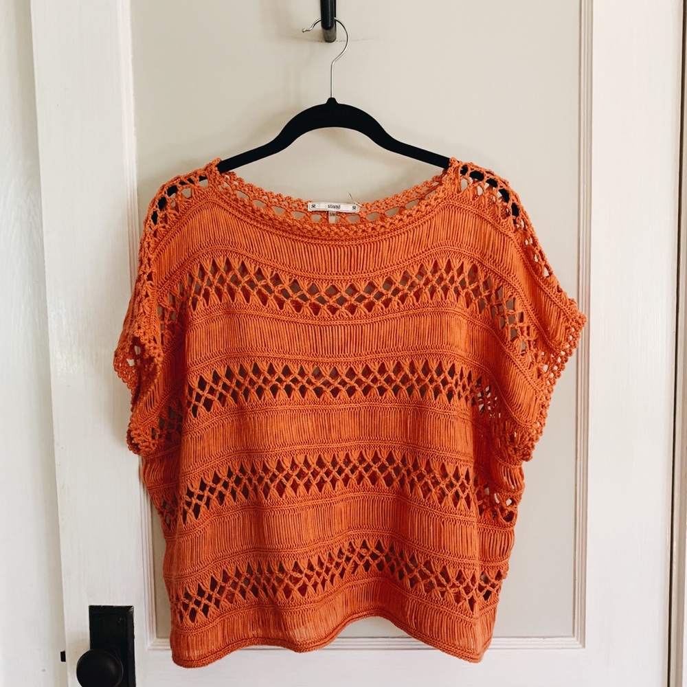 Coral knit body top